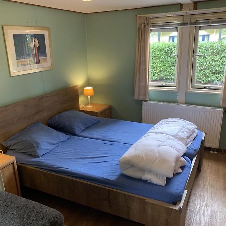 Sfeervolle Chalet Met Terras, H14 De Veldkamp, Epe, Voor 4 Personen Villa Luaran gambar