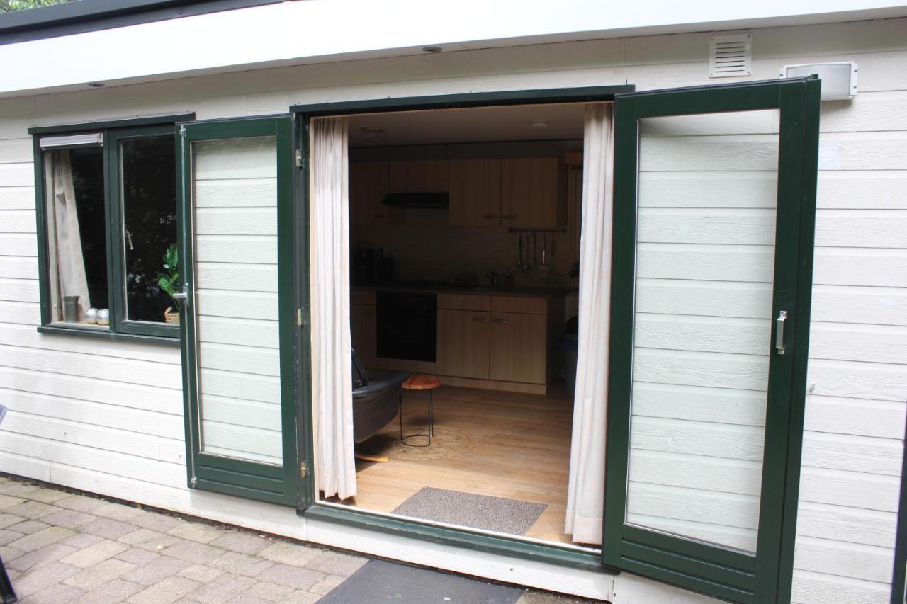 Sfeervolle Chalet Met Terras, H14 De Veldkamp, Epe, Voor 4 Personen Villa Luaran gambar