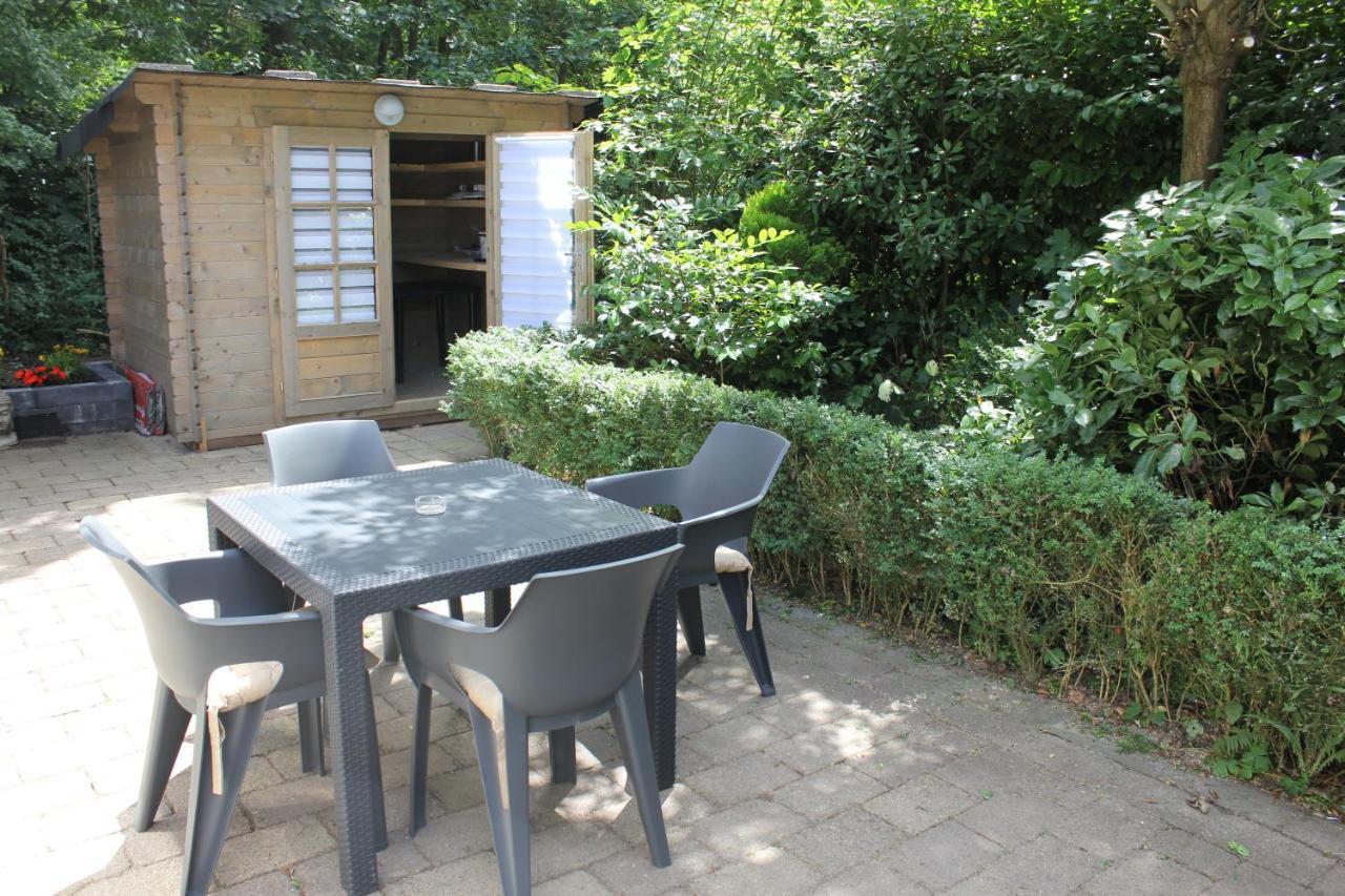 Sfeervolle Chalet Met Terras, H14 De Veldkamp, Epe, Voor 4 Personen Villa Luaran gambar